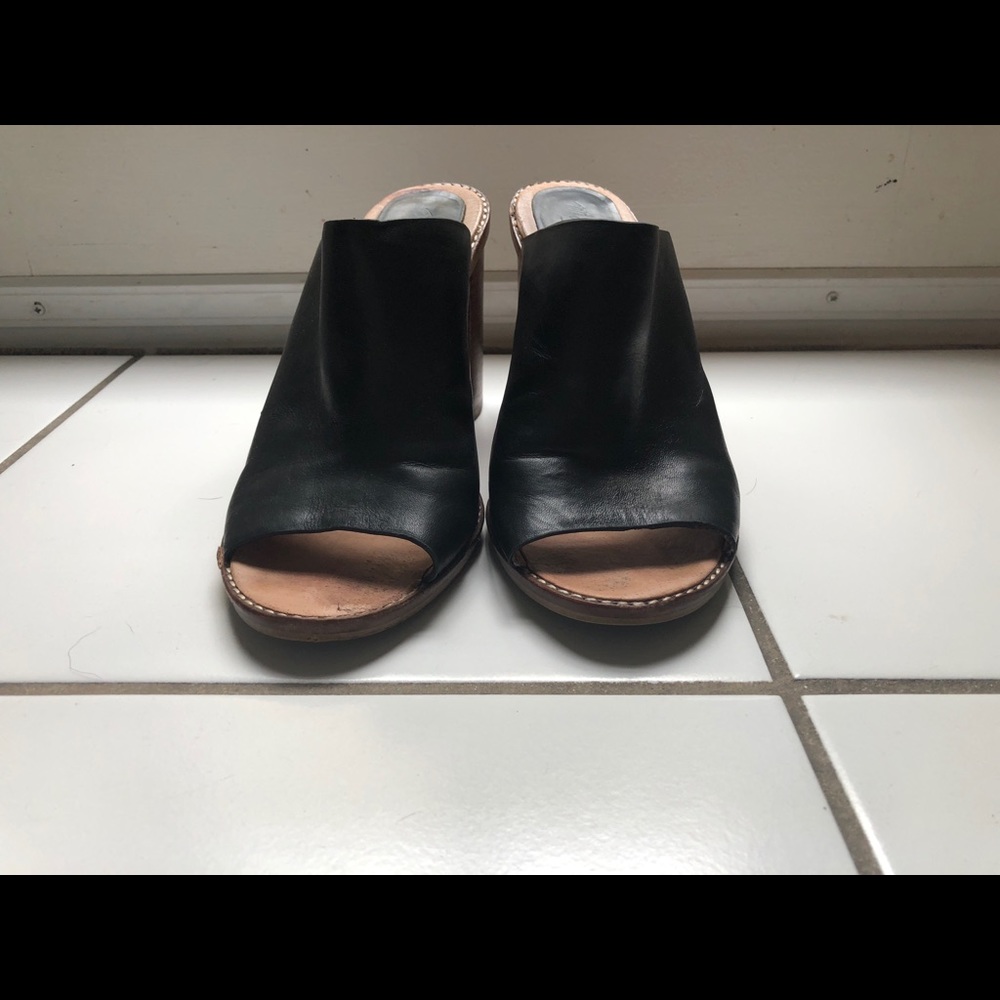 Madewell black leather mules